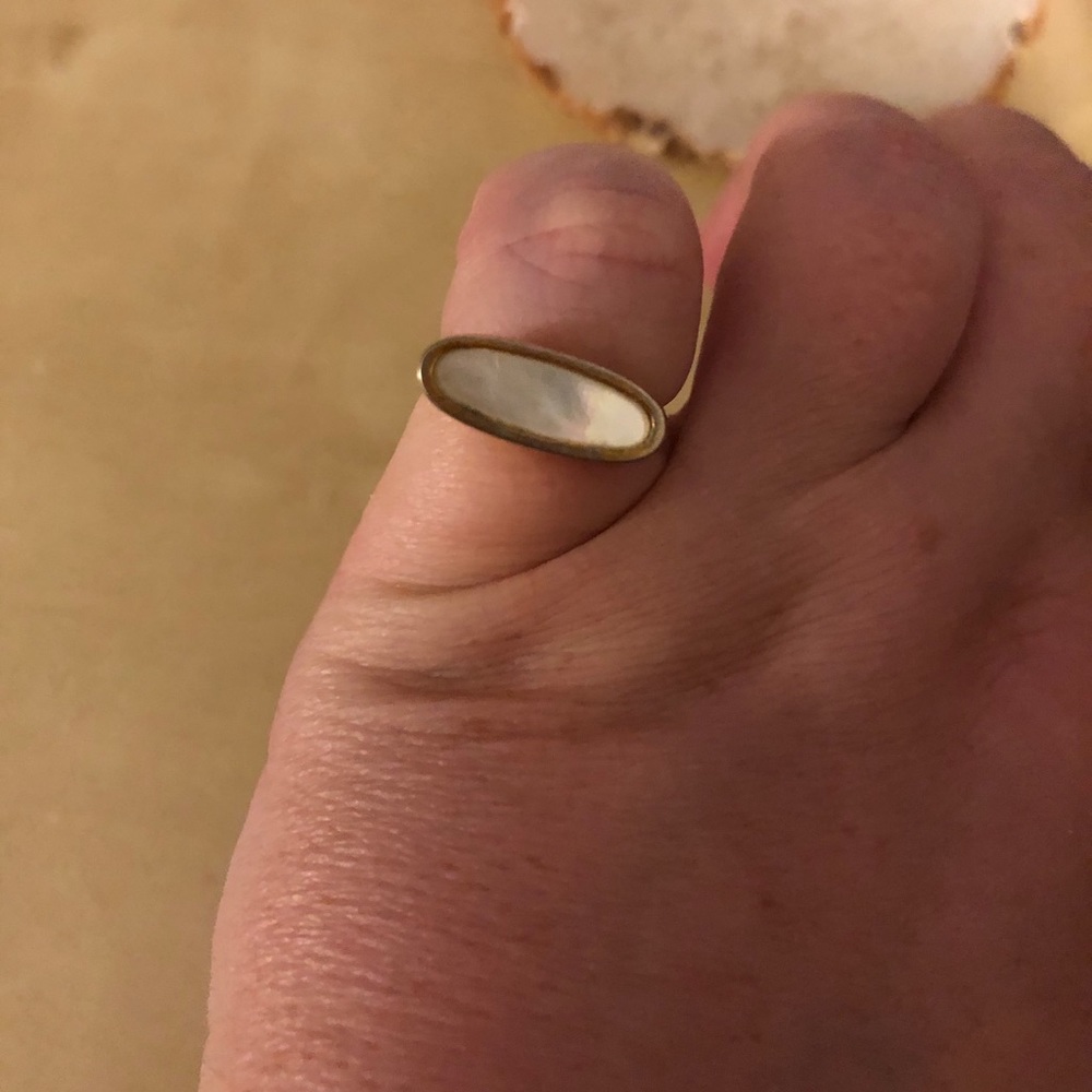 Beautiful gold ring - Picture 2 of 3